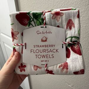 Sur La Table Strawberry Patterned Floursacks New Set of 3